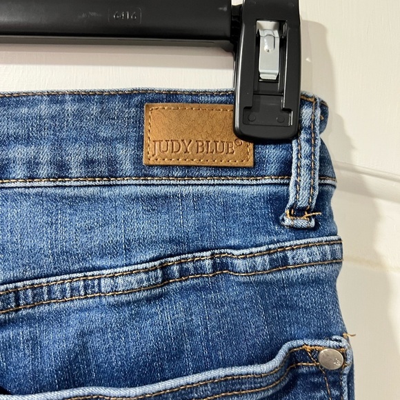 Judy Blue distressed Jean shorts XL - Picture 8 of 8